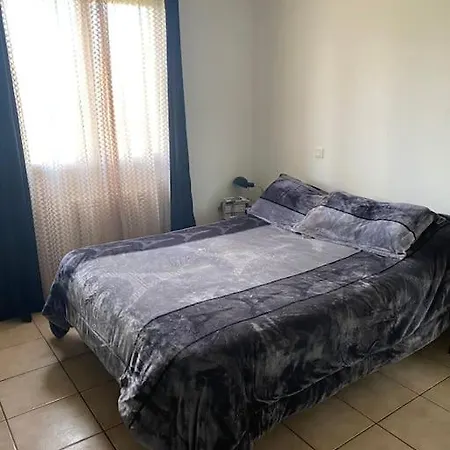 Calme Avec Piscine לאוולאנה