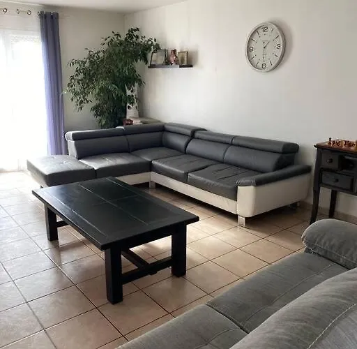 Calme Avec Piscine Villa *