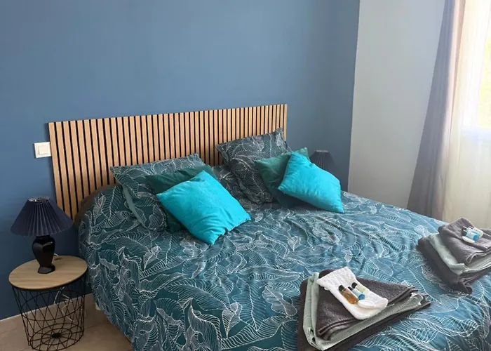 Villa Calme Avec Piscine *